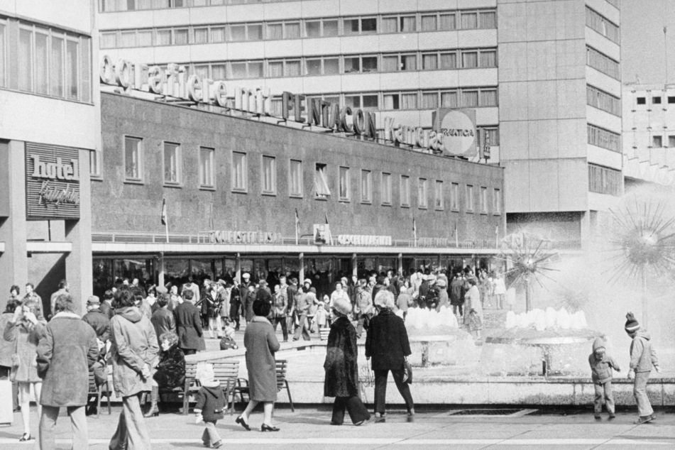 So bummelten die Dresdner in den 70er-Jahren über ihre Prager Straße.