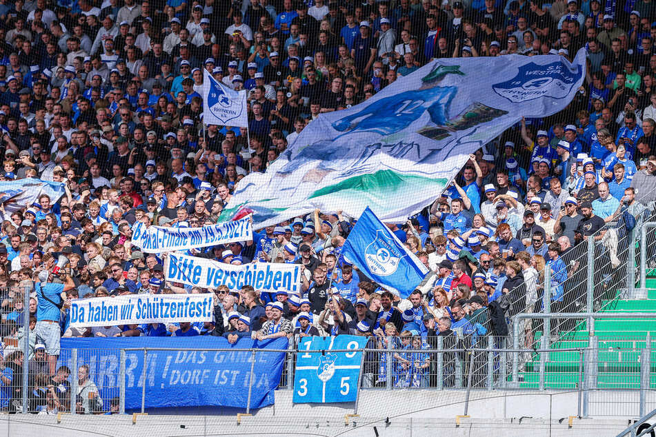 Die Rhynern-Fans sorgten mit ihrem Spruchband für einiges Schmunzeln.