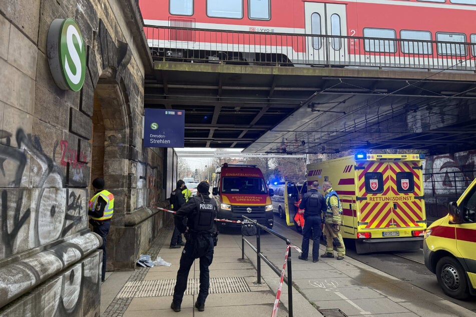 Der Zugang zum Bahnhof Strehlen sowie alle Gleise waren zwischenzeitlich gesperrt.