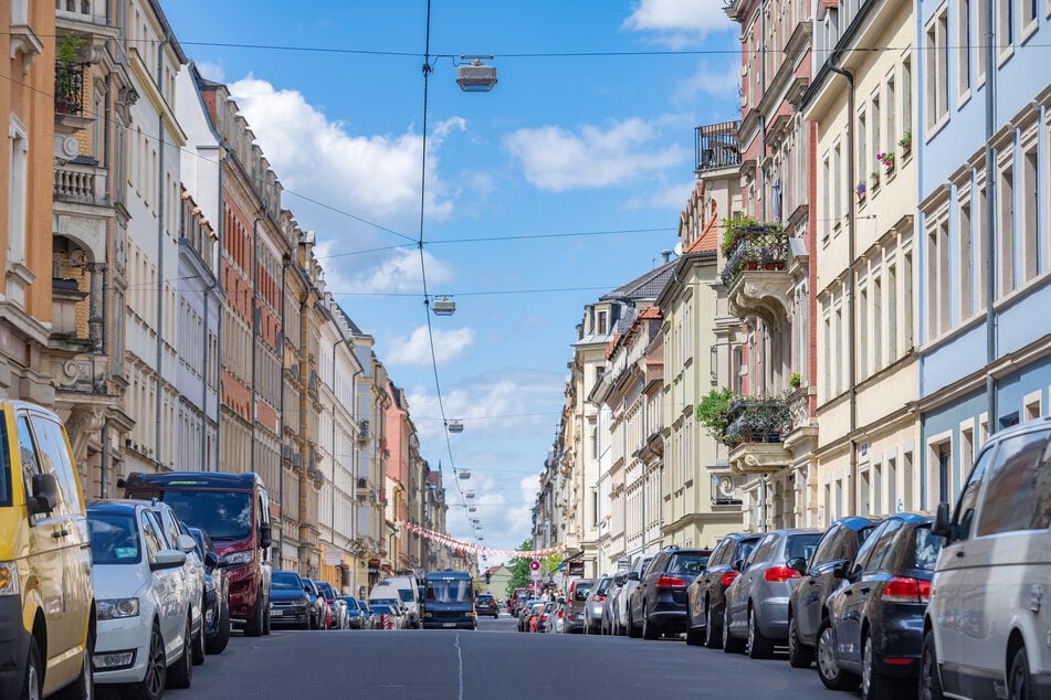Die Dresdner Wohnraum-Situation bleibt angespannt. Nicht nur hier auf der Louisenstraße.