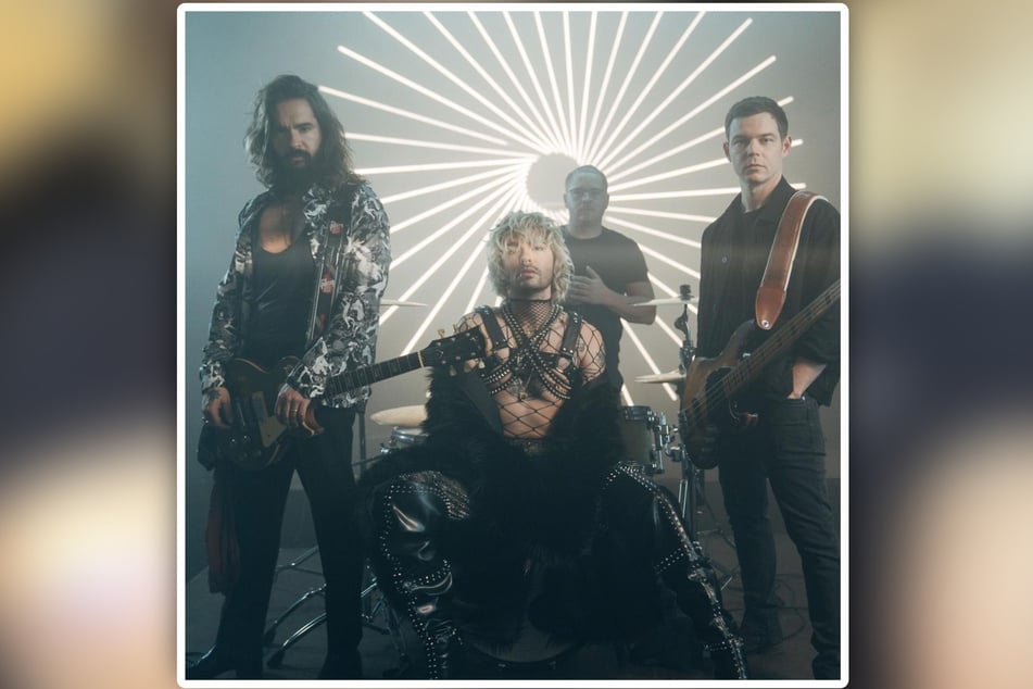 Krasse Outfits und Stroboskop-Lichter: Vergangenen Freitag kam der neue Tokio-Hotel-Song "HIM" raus.