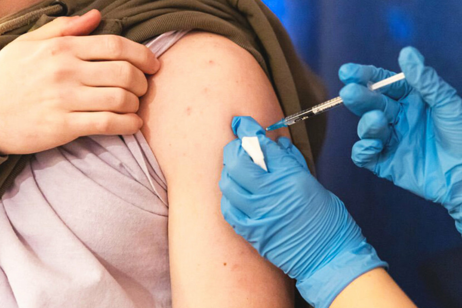 Die Freien Wähler befürchten mit der Impfpflicht im März eine drastische Zuspitzung der Krise in klinischen und anderen Pflegeeinrichtungen. (Symbolbild)