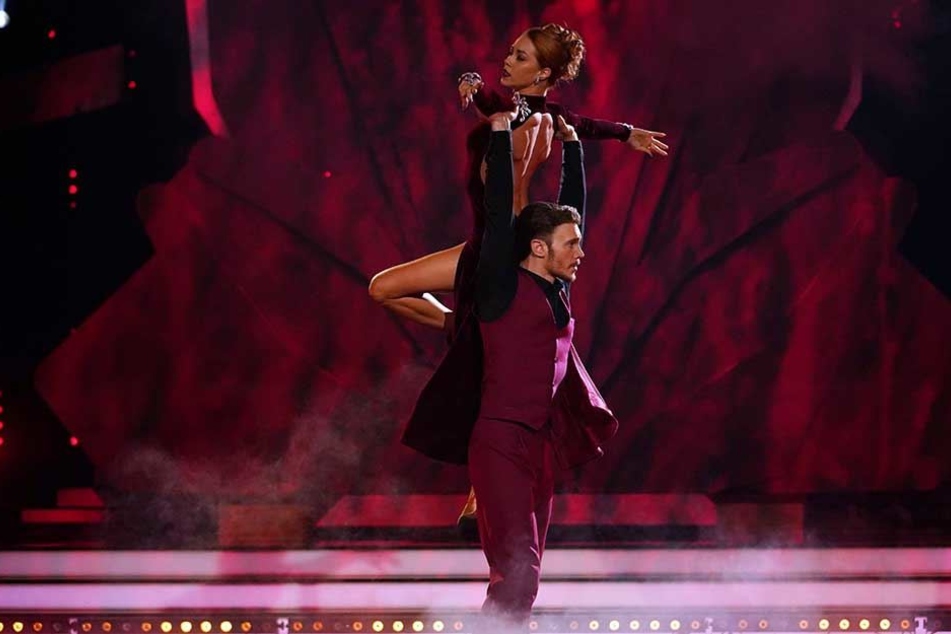 Oana Nechiti verletzte sich am Freitag beim "Lets Dance"-Opening.