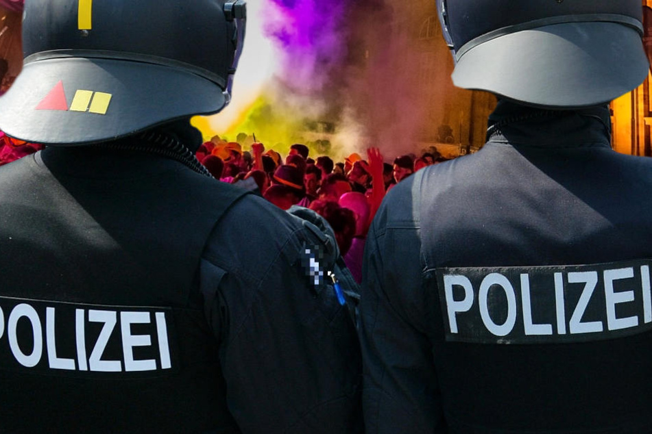 Nach dem Ende des Festivals rückte die Polizei mit einem Großaufgebot an (Symbolbild).