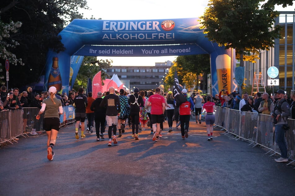 Leipzig: Tausende Teilnehmer erwartet: Nachtlauf legt Leipzigs Straßen lahm