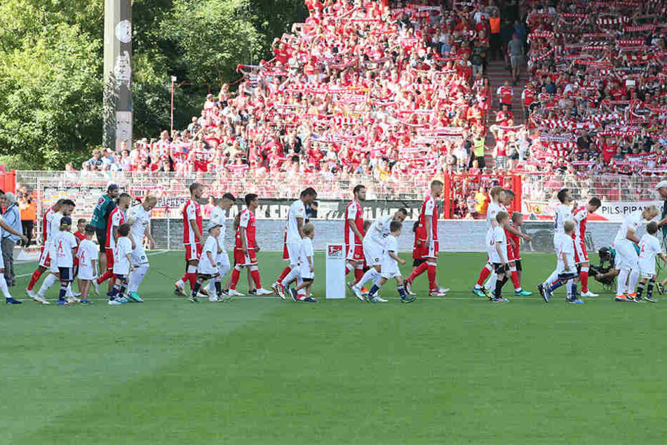 5. August 2018, 1. Spieltag der Saison 2018/19. Aue verlor den Auftakt bei Union Berlin unglücklich mit 0:1. Die Eisernen blieben bis jetzt ohne Niederlage. Das will der FCE am Sonntag ändern.