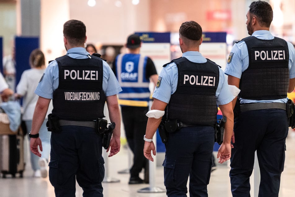 Köln: Vier Jahre Haft statt Türkei-Urlaub: Bundespolizei schnappt Gesuchten am Kölner Flughafen