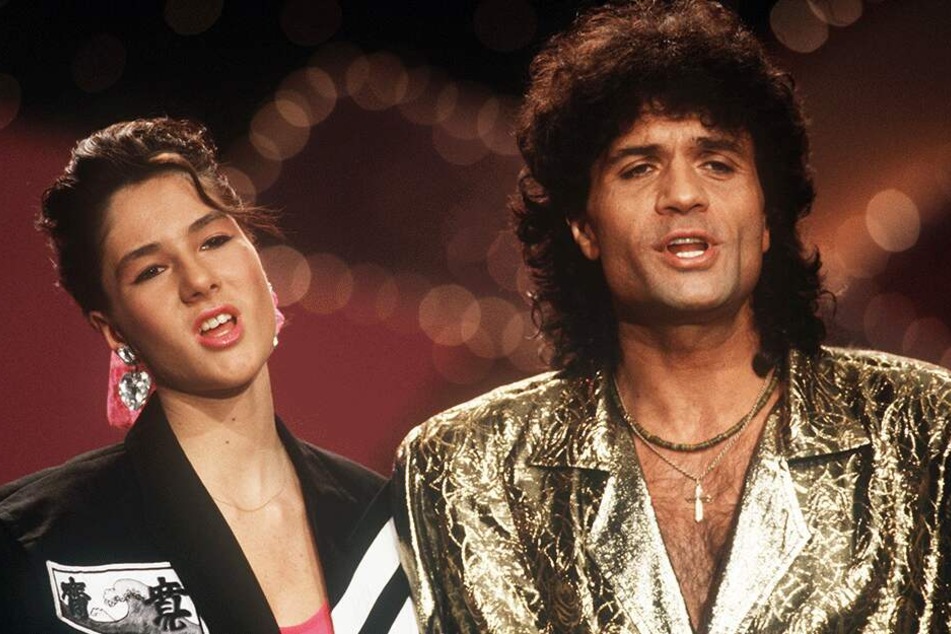 Costa Cordalis und seine Tochter Kiki am 29.11.1986 bei der Verleihung der "Goldenen Stimmgabel" in Kaiserslautern.