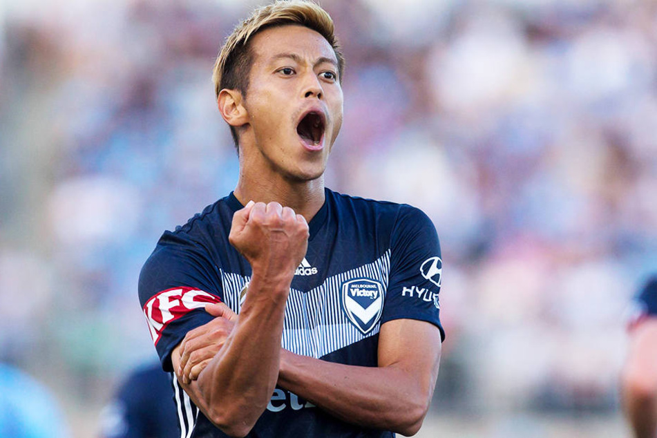 Melbournes Star Keisuke Honda verschuldete einen Elfmeter, erzielte aber selbst per Handstrafstoß ein Tor.