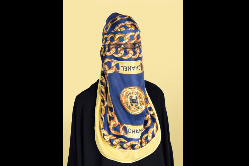 Ein Foto aus der Serie Al-Kouture von Al-Badry, Wesaam.