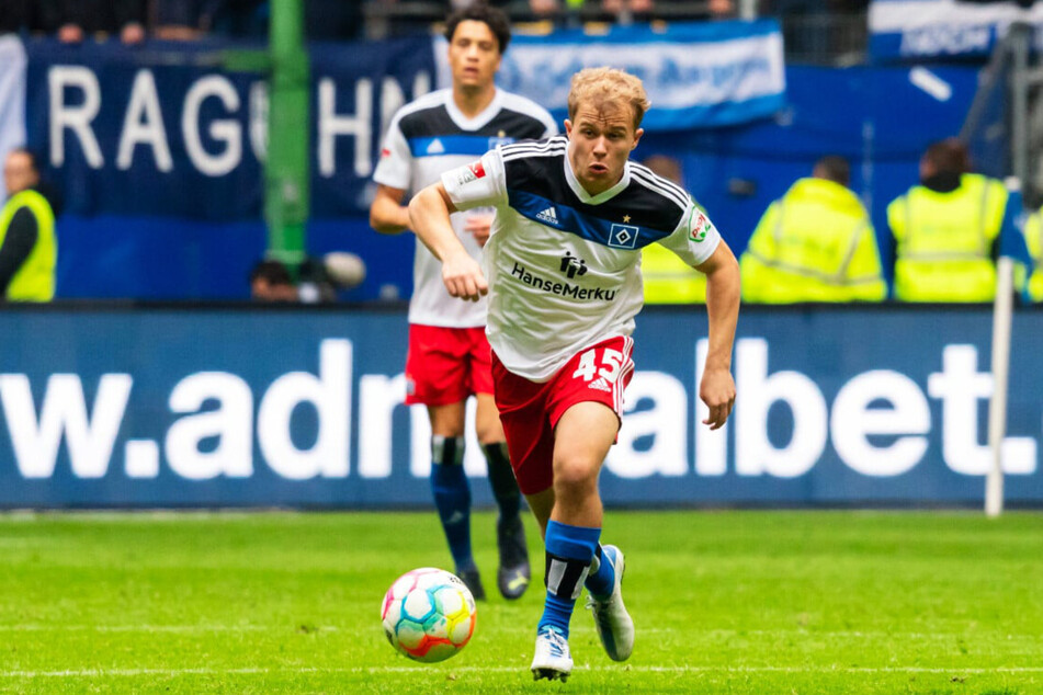 HSV-Talent Tom Sanne (20) wird an die U23 von Hannover 96 verliehen. Dort soll er Spielpraxis in der 3. Liga sammeln. (Archivfoto)