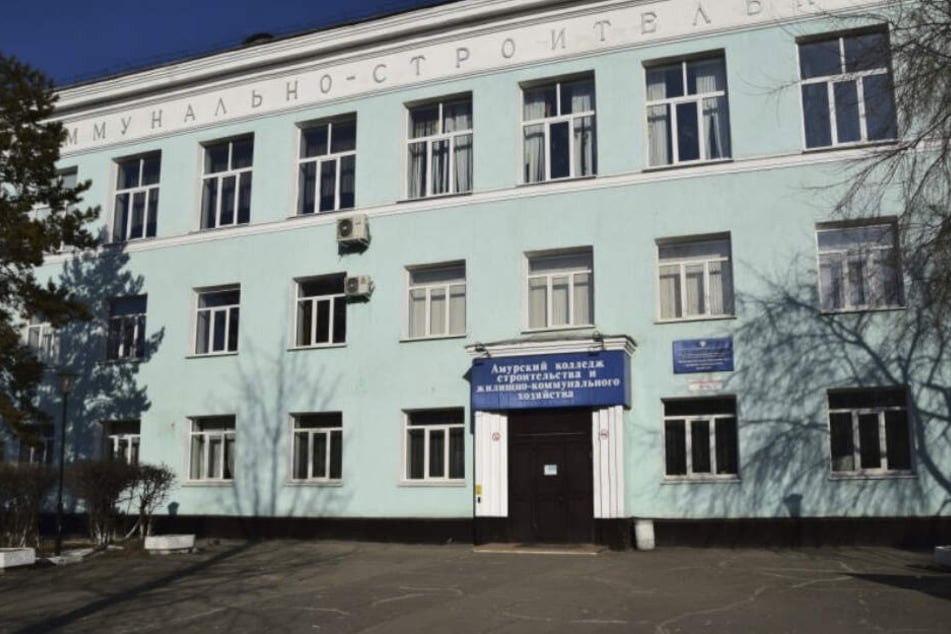 Bei Schüssen in dieser Beruffschule im Osten Russlands sind zwei Menschen ums Leben gekommen.