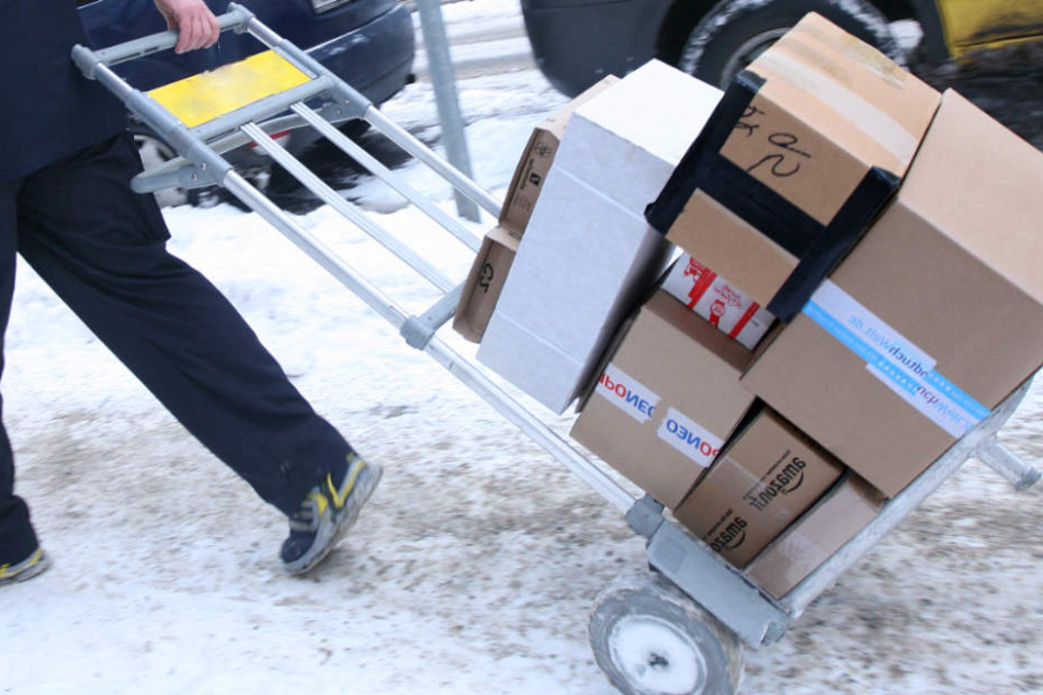 Ein Paketbote ist in Bayern nach einer Irrfahrt in den Alpen steckengeblieben. (Symbolbild)