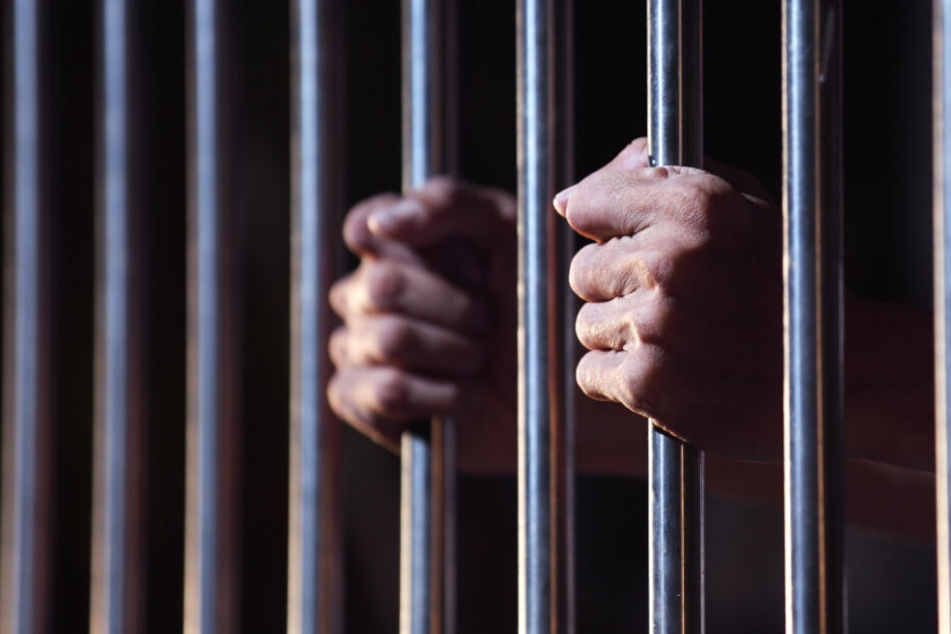 Der 30-jährige Mann aus dem persönlichen Umfeld der verstorbenen 33-Jährigen steht im dringenden Tatverdacht, die Frau getötet zu haben. (Symbolbild)