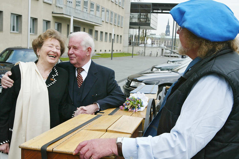 Sachsens ehemaliger Ministerpräsident Kurt Biedenkopf und seine Frau Ingrid mochten Jochen Schalk und plauderten hin und wieder miteinander.