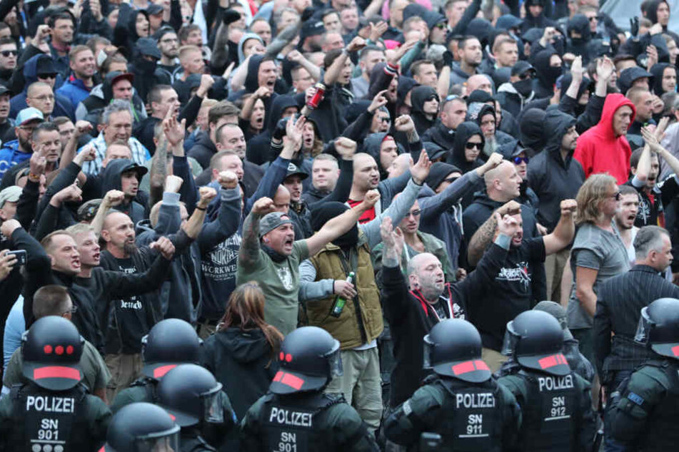 Rechte brüllten in Chemnitz radikale Parolen. Mit Trauer oder Anteilnahme hat das nichts zu tun.