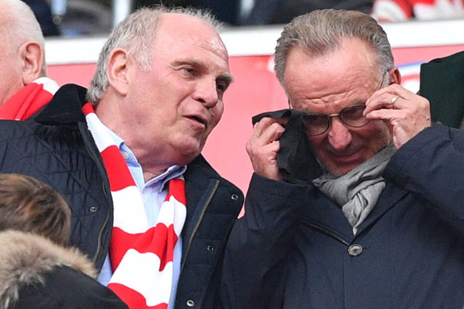 Abteilung Attacke hat wieder zugeschlagen - Uli Hoeneß und Karl-Heinz Rumenigge haben sich vor ihren Bayern-Torwart gestellt.