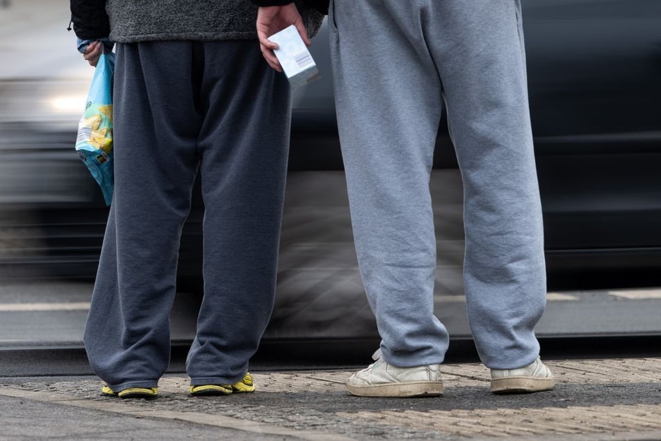 Der Sohn des ehemaligen NRW-Ministerpräsidenten Armin Laschet (CDU, 65) empfindet Jogginghosen an Flughäfen als respektlos.