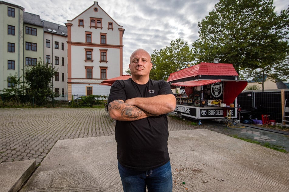 Dem Catering- und Eventmanager Lars Weinert (43) wurde an der Dresdner Straße in Chemnitz ein kompletter Eisstand gestohlen. Er erhofft sich Hinweise auf die Diebe.
