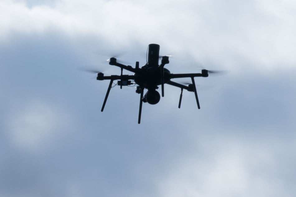 Eine Drohne hat am Mittwoch erneut für Aufregung am Flughafen Leipzig/Halle gesorgt. Laut Polizei ging von ihr jedoch keine Gefahr aus. (Archivfoto)
