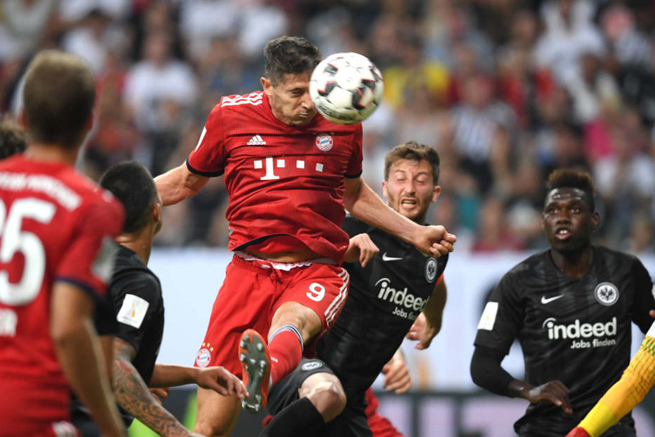 Mit Köpfchen zum zweiten Tor: Robert Lewandowski.