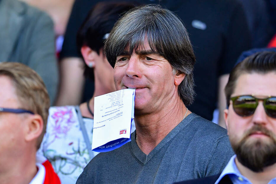 Auch Bundestrainer Joachim Löw sah sich das Spiel der Freiburger gegen den deutschen Rekordmeister im Stadion an.