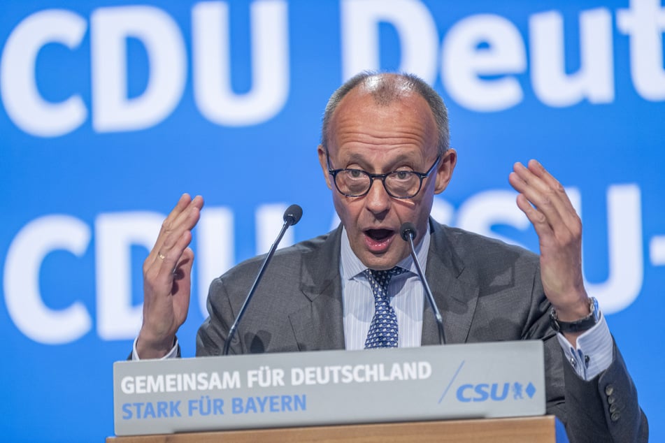 Zum Abschluss des CSU-Parteitags in Augsburg hielt Union-Chef Friedrich Merz (68) eine gepfefferte Rede.