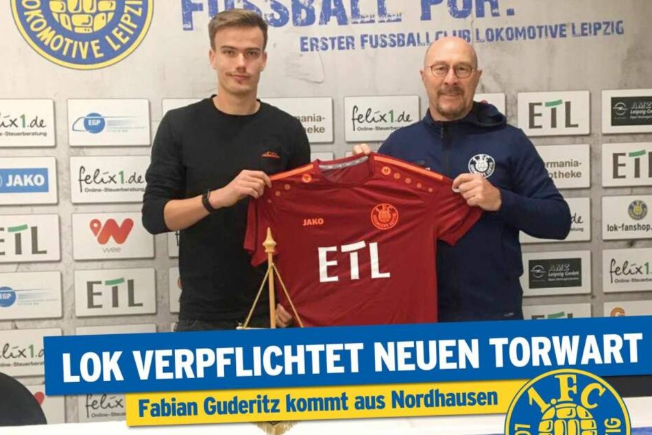 Cheftrainer Wolfgang Wolf freut sich über seinen Neuzugang.