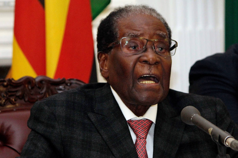 Noch am 19. November hielt er eine Rede im staatlichen Fernsehen und klammerte sich an die Macht. Jetzt hat die Herrschaft von Robert Mugabe wohl bald ein Ende.