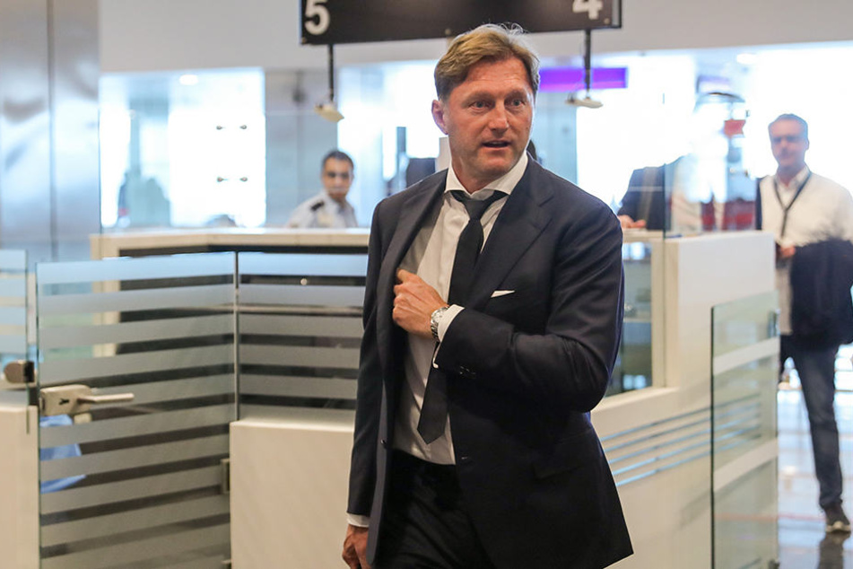 Zehn Minuten später konnte Ralph Hasenhüttl zu seiner Mannschaft stoßen.