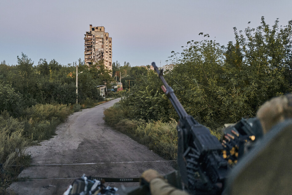 Awdijiwka: Ein ukrainischer Soldat im Einsatz.