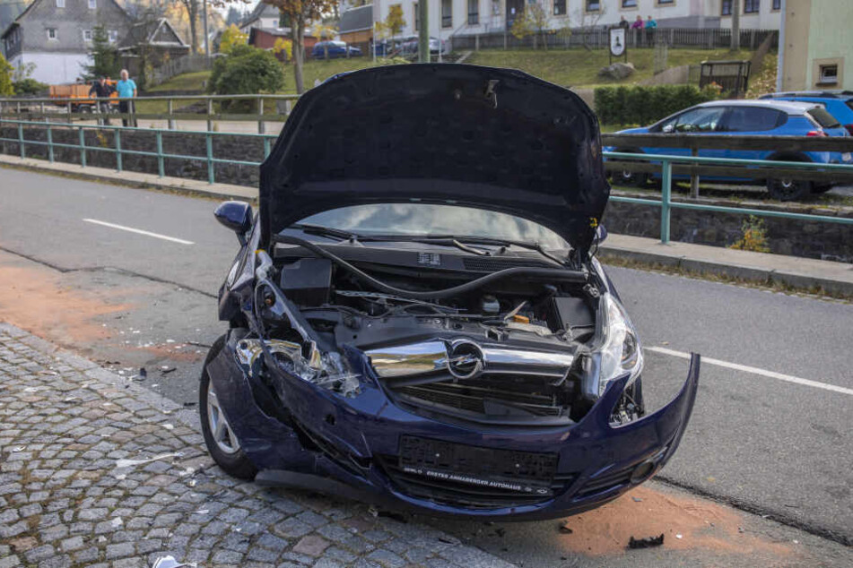 Bei dem Crash wurde eine Person verletzt.