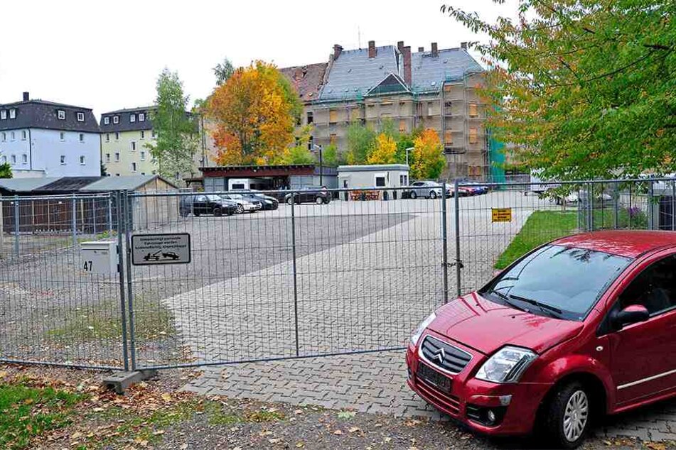 Das Ehepaar soll hier zwischen 2012 und 2015 gebrauchte Autos gekauft, später als Abfall an eine Autoverwertungsfirma weiter verkauft haben.