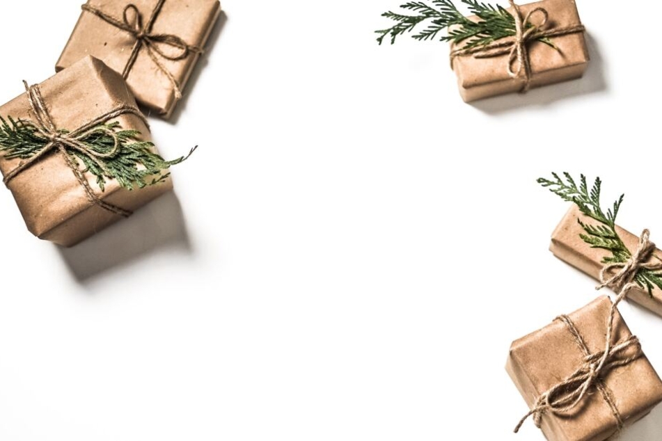 Selbst für Geschenkeverpackungen gibt es jede Menge nachhaltige Alternativen.