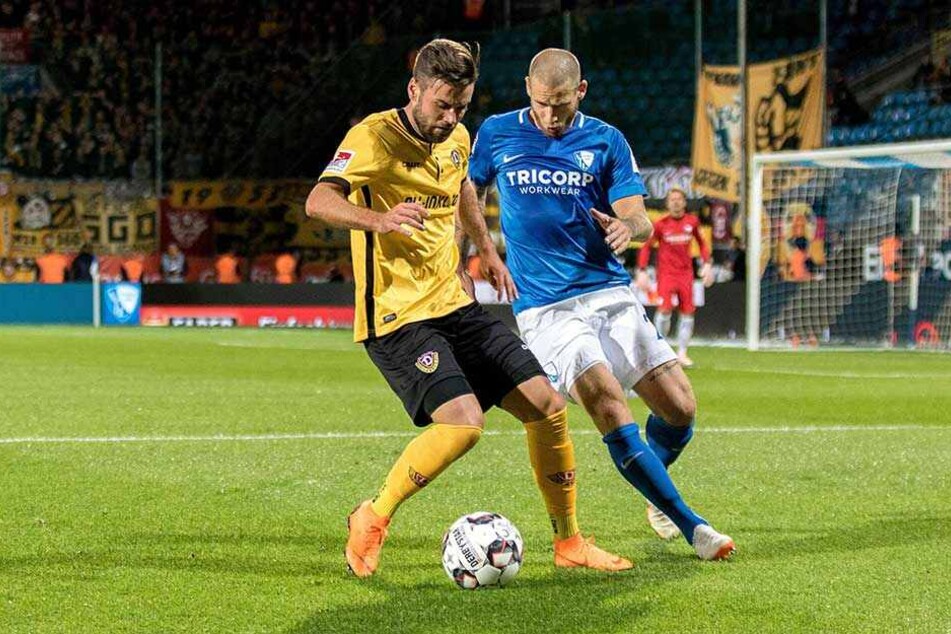 Das Hinspiel in Bochum gewann Dynamo knapp mit 1:0. Niklas Kreuzer (l.) setzte sich hier gegen Timo Perthel durch.