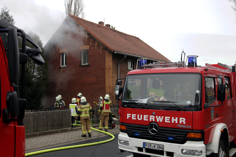 Das Wohnhaus blieb von noch schlimmeren Brandschäden weitestgehend verschont.
