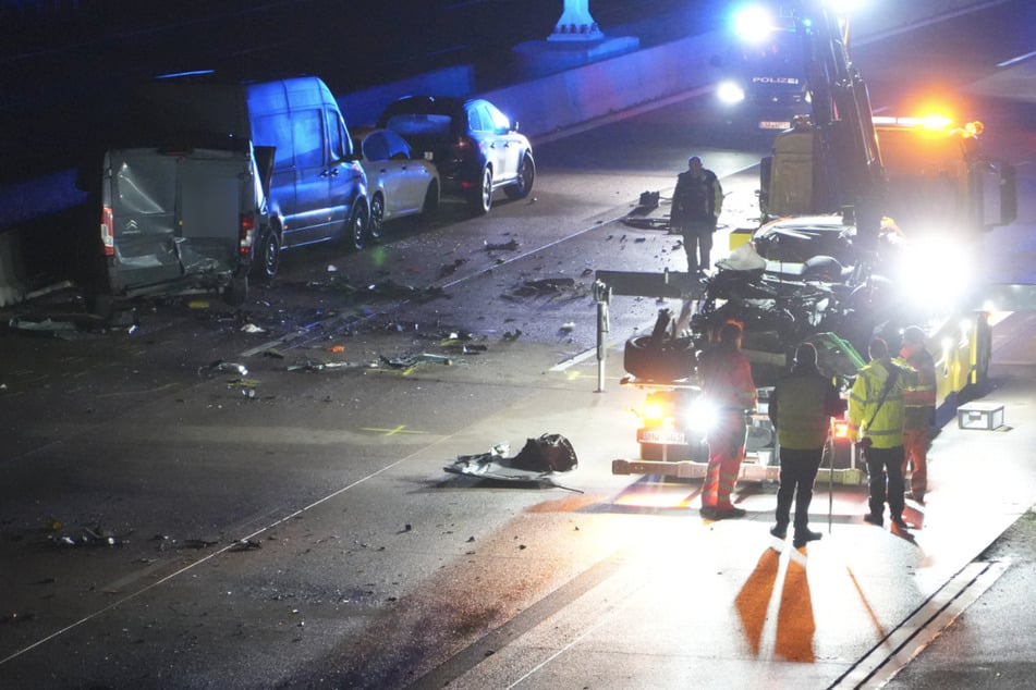 Unfall A9: Tragödie kurz vor Heiligabend: Junge (†10) stirbt bei Unfall auf der A9