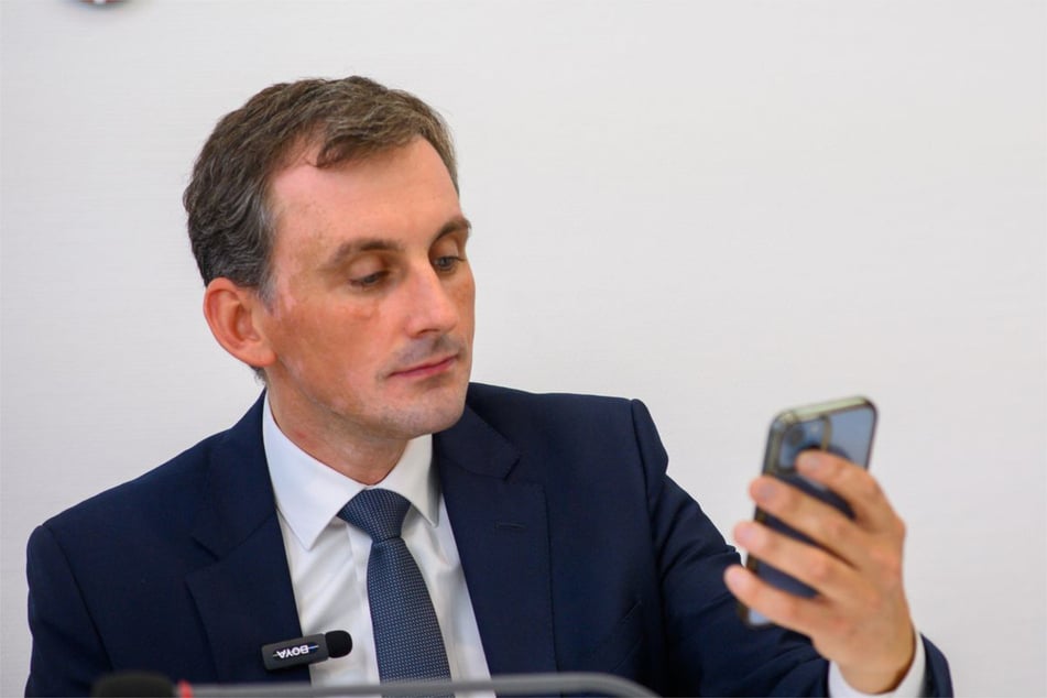 Nach Angaben des Bildungsministers Jan Riedel (44, CDU) macht sich diese Entwicklung auch an den Schulen bemerkbar. (Archivbild)
