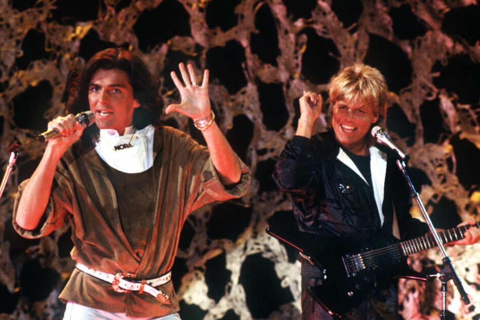 Thomas Anders (l.) und Dieter Bohlen treten im November 1985 als "Modern Talking" auf.