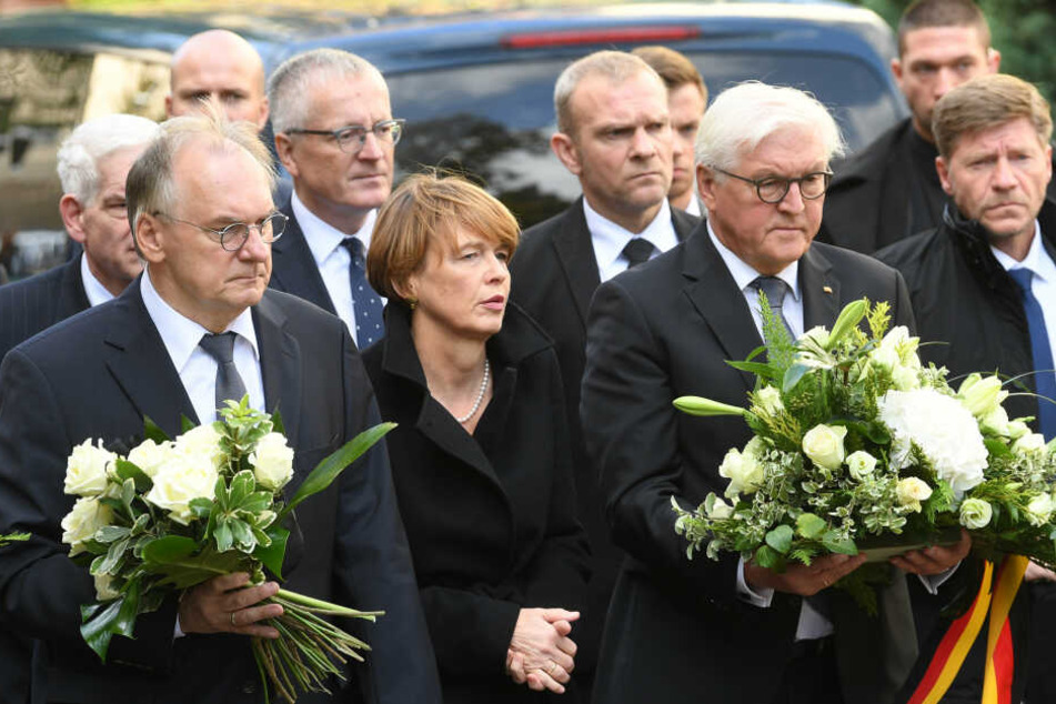 Frank-Walter Steinmeier besuchte den Tatort in Halle.