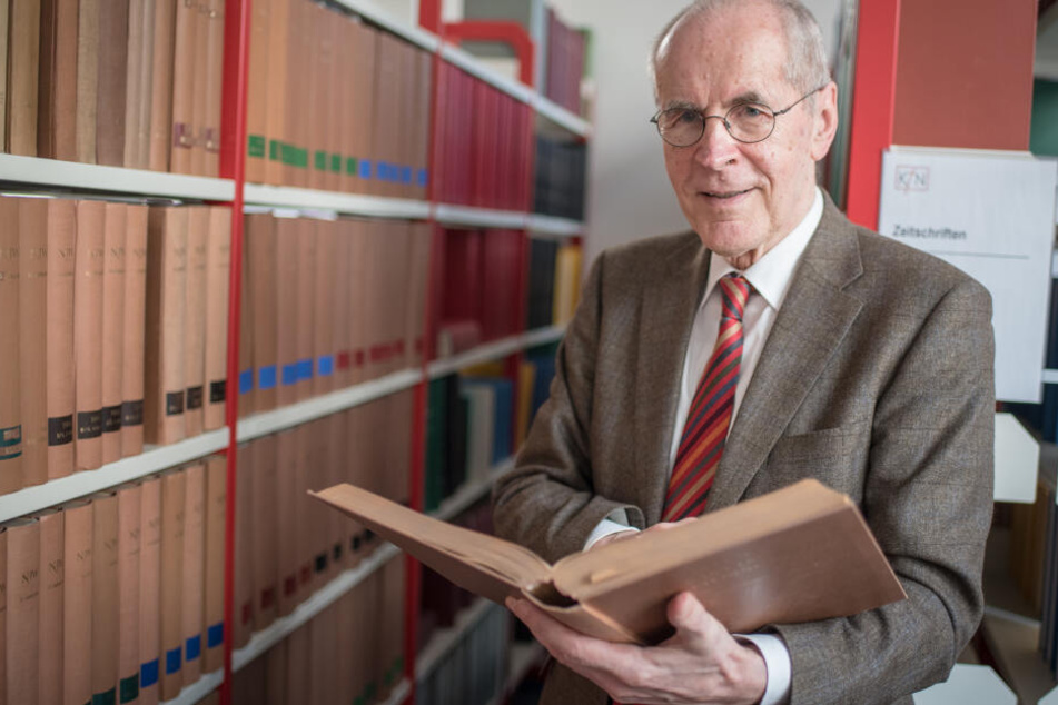 Der Kriminologe Christian Pfeiffer ist sehr enttäuscht von dem Ergebnis der Missbrauchsstudie. (Archivbild)
