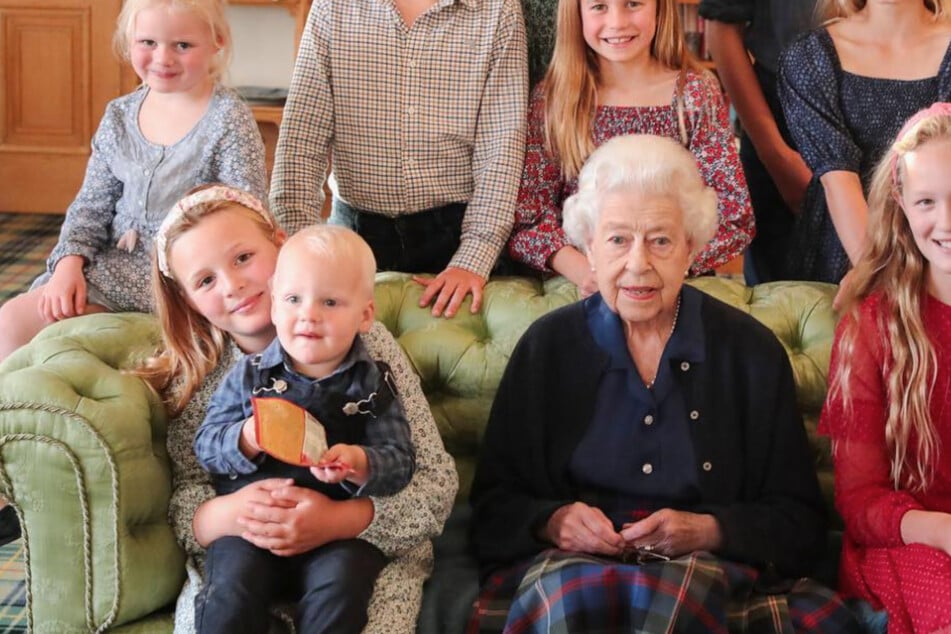Queen Elizabeth II photo taken weeks before her death adds to royals' image editing scandal