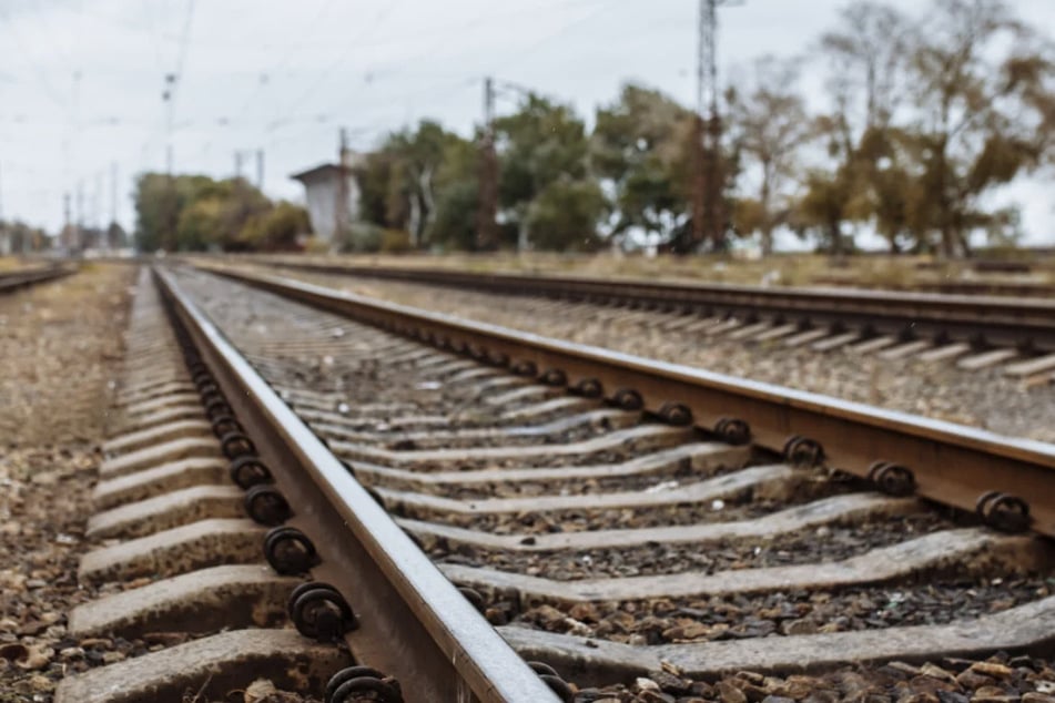 Nach dem schweren Unglück auf dem Bahnhofsgelände in Neudietendorf ermittelt die Bundespolizei. (Symbolfoto)