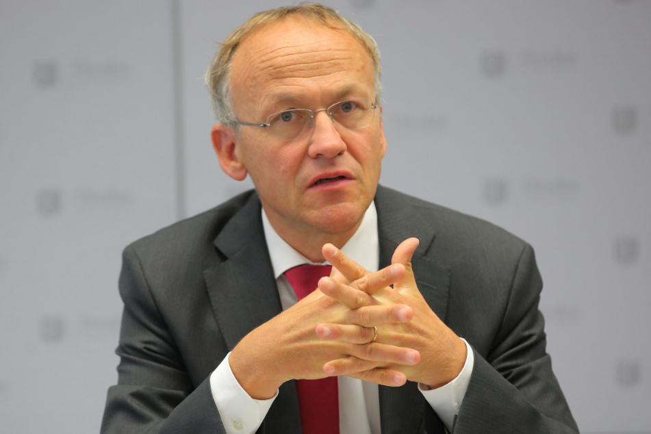 Finanzbürgermeister Peter Lames (56, SPD) stellt klar, dass die Zahlung tariflich vorgeschrieben war.