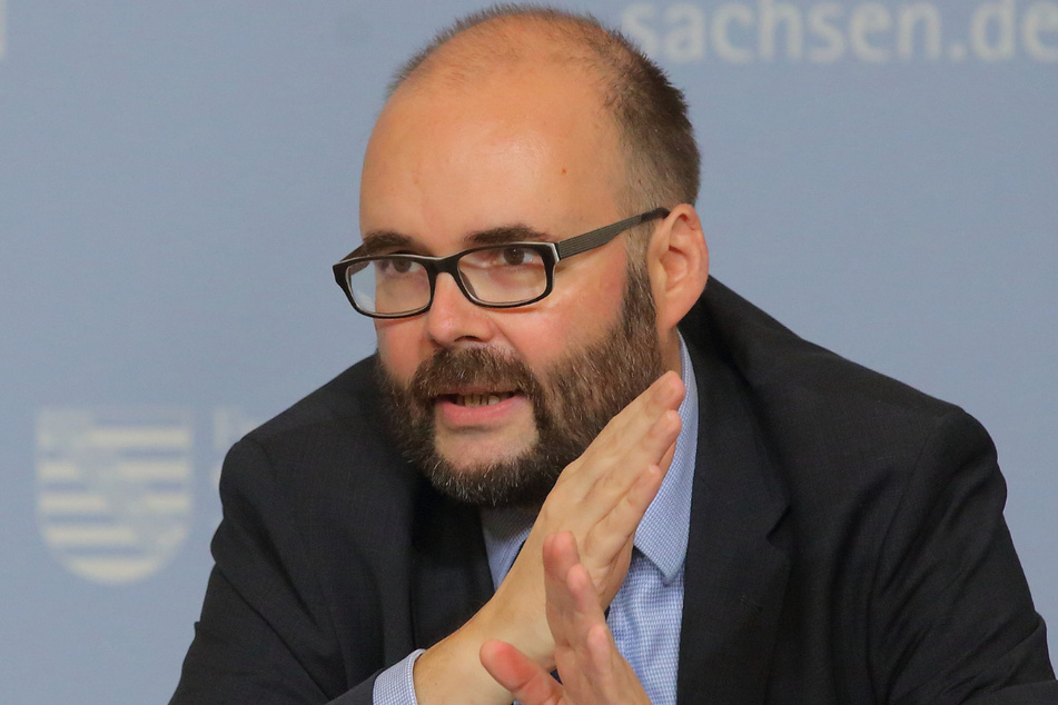 Sachsens Bildungsminister Christian Piwarz (47, CDU) weiß, dass es kaum möglich ist, genügend Erzieher zu finden.