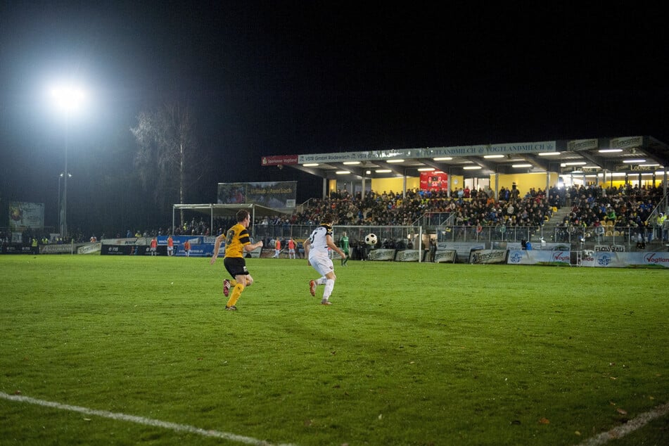 15. November 2015, Landespokal in Auerbach. Das war bei richtigem Mistwetter eine Schlacht, die Dynamo in der Verlängerung 1:0 gewann.