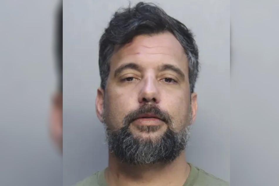 Zachary Perez (42) soll den Sechsjährigen über einen Zeitraum von zwei Tagen misshandelt haben.