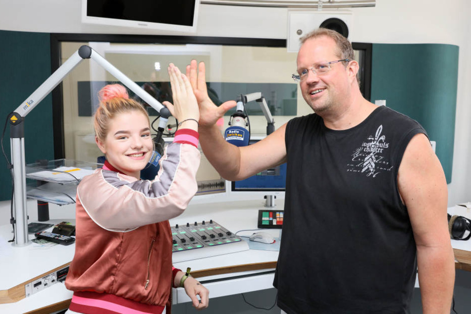 "Zwickau sucht den Superstar"-Finalistin Luise Heide (17) zu Gast bei Radio Zwickau mit Moderator Raik Bartnik.