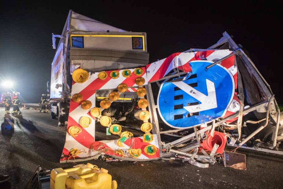 Der Fahrer hatte die Absperrung offenbar übersehen.