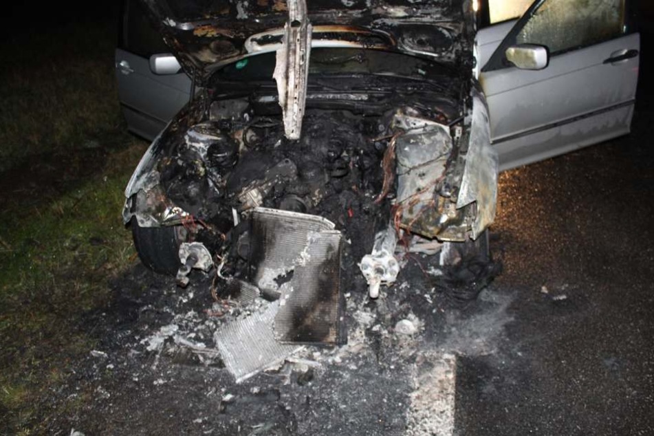 Nach dem Abbrennen war vom BMW nicht mehr viel übrig.